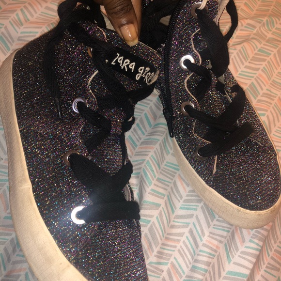 Used - Picture 2 of 3